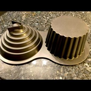 NordicWare Cupcake Full Size Cake Pan